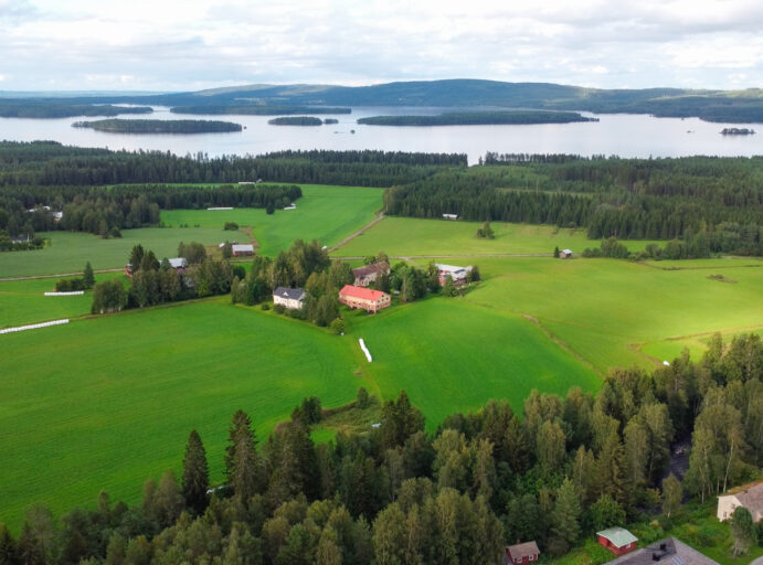 sotkamolaista maisemaa ilmasta kuvattuna